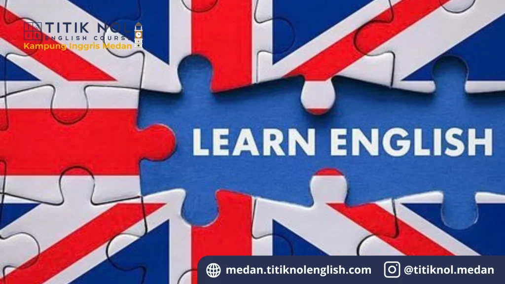 Orang belajar bahasa Inggris secara mandiri menggunakan aplikasi di ponsel